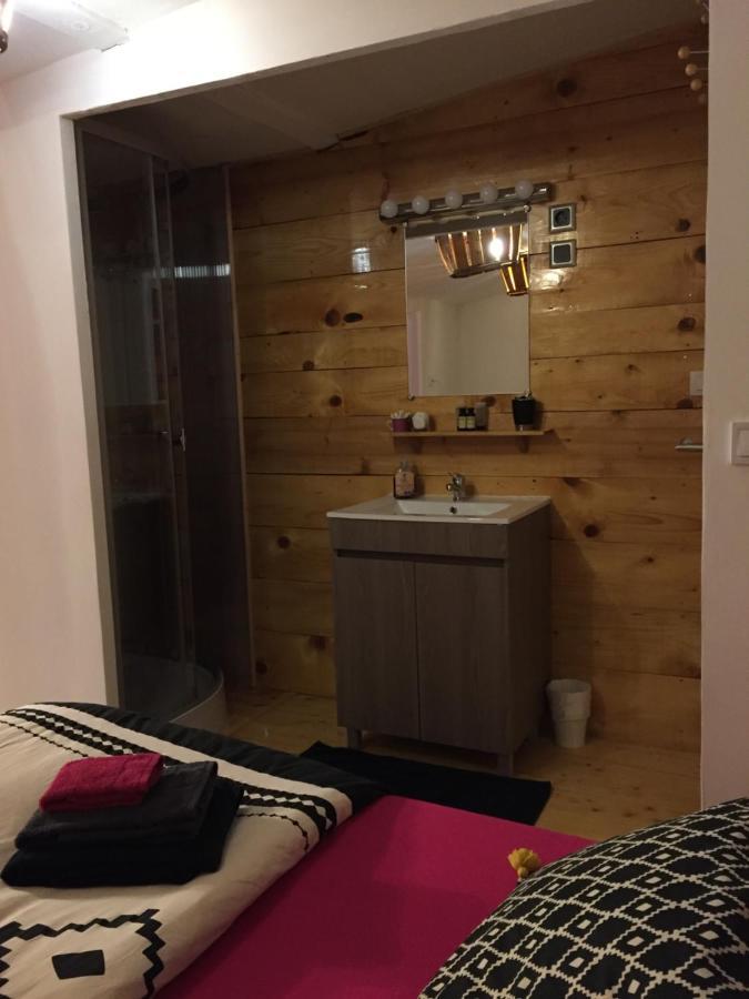 Dependance Privee - Halte Route Apartment Льо Тор Екстериор снимка