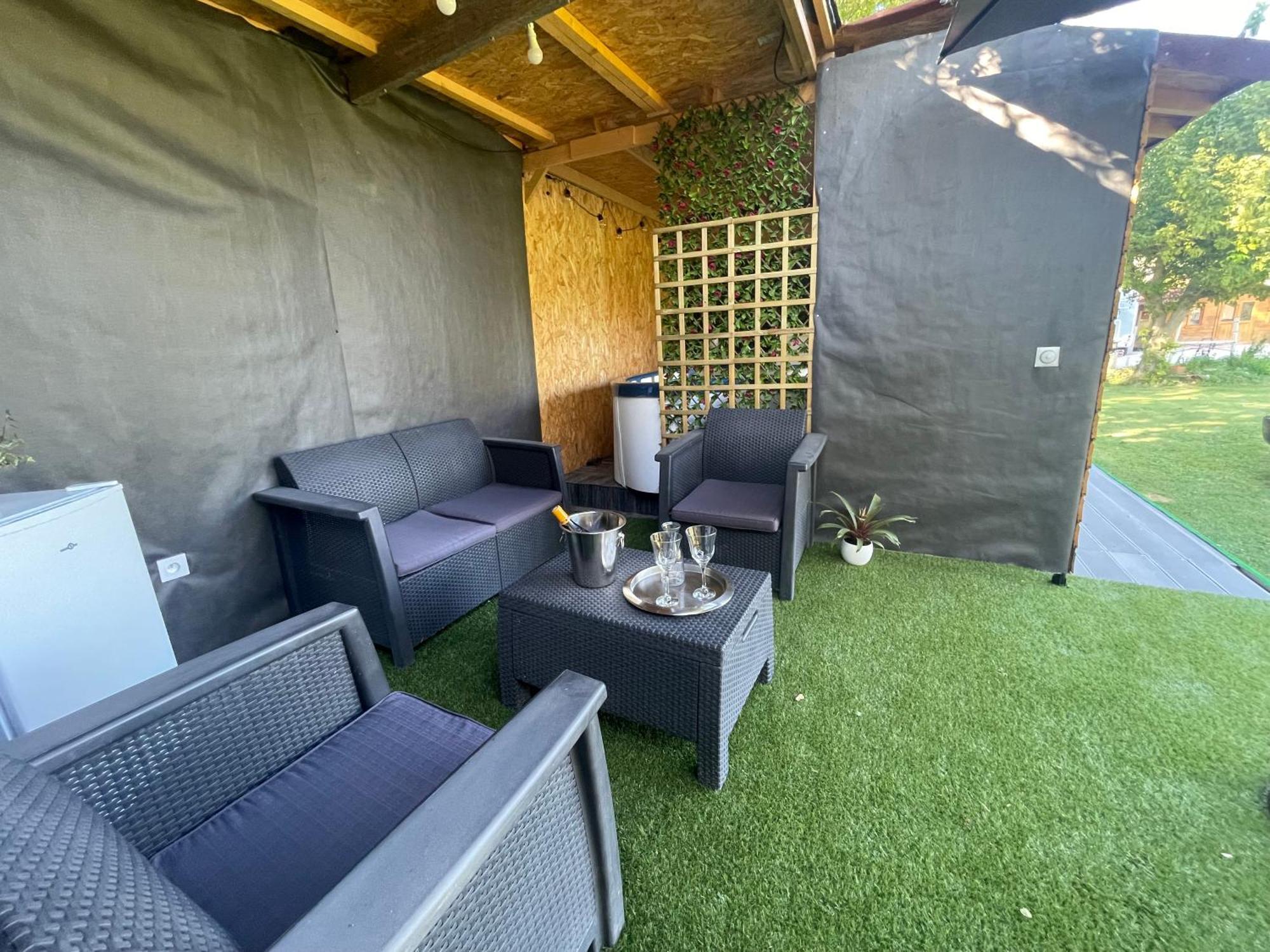 Dependance Privee - Halte Route Apartment Льо Тор Екстериор снимка